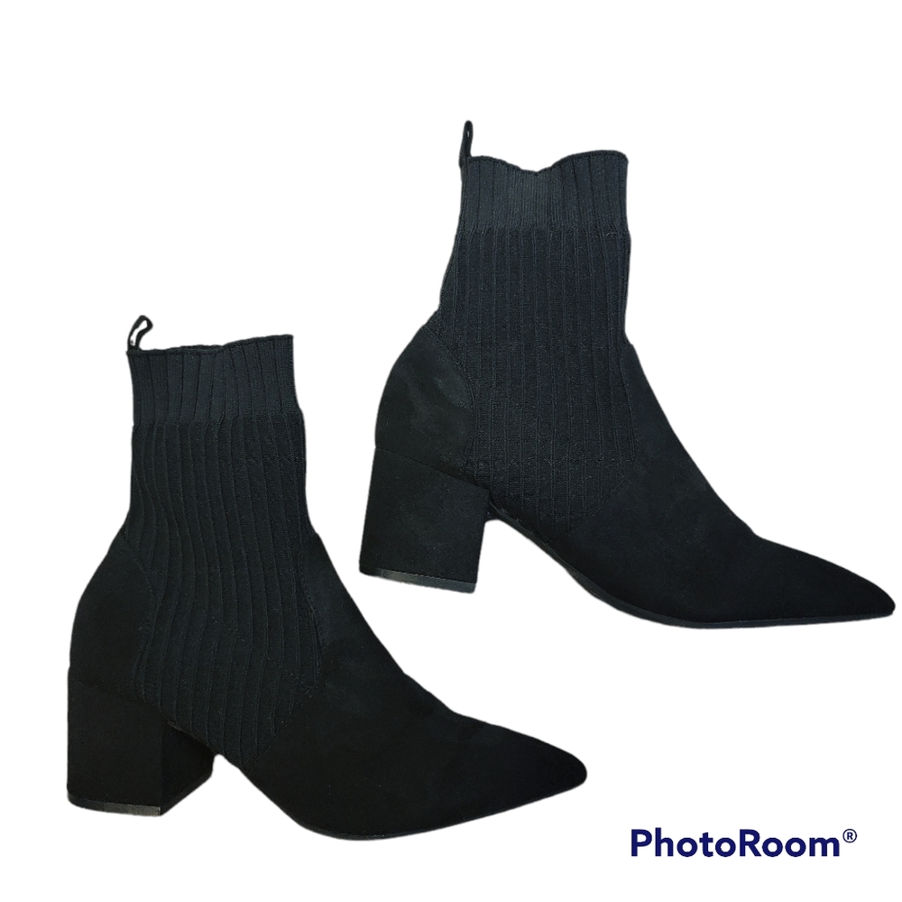 Forever 21 Size 6 Fitted Black Boots